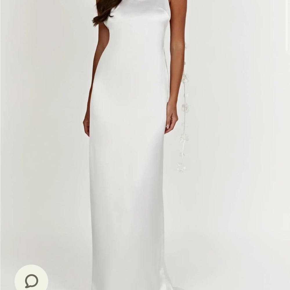 Meshki White Backless Dress - Picture 2 of 5